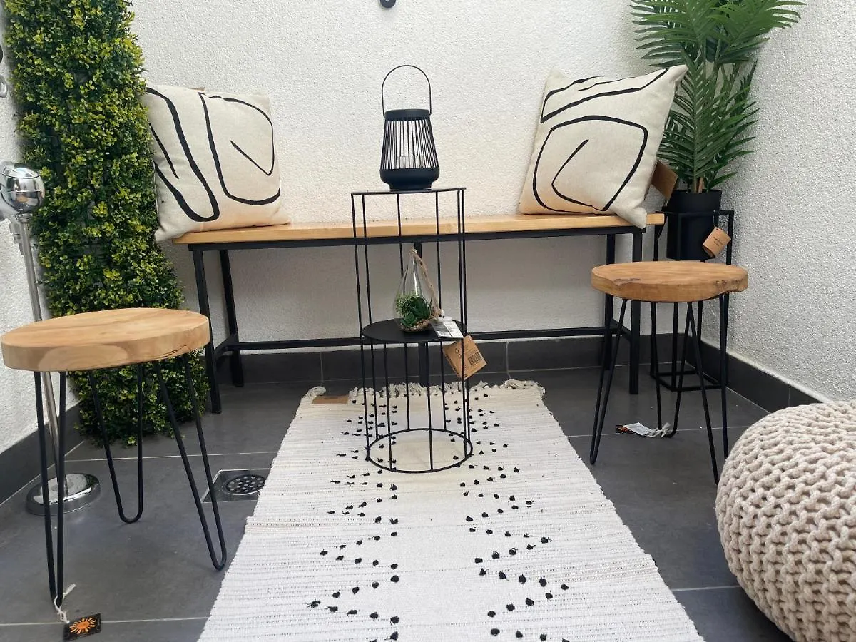 Spalatum New Chic Apartments & City Rooms With Kitchen And Terrace - City Centre Split Gæstehus