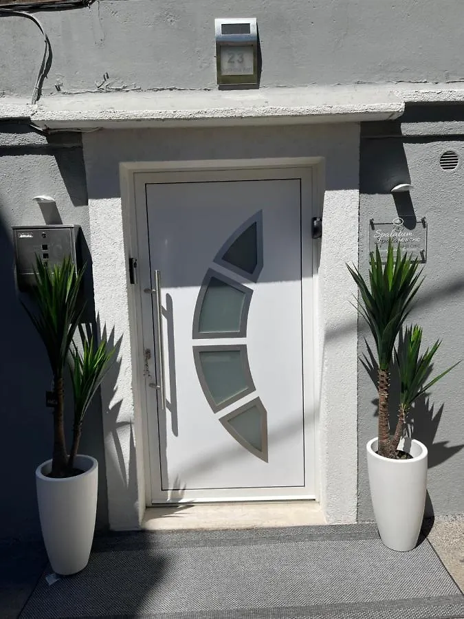 Spalatum New Chic Apartments & City Rooms With Kitchen And Terrace - City Centre Split 0*,