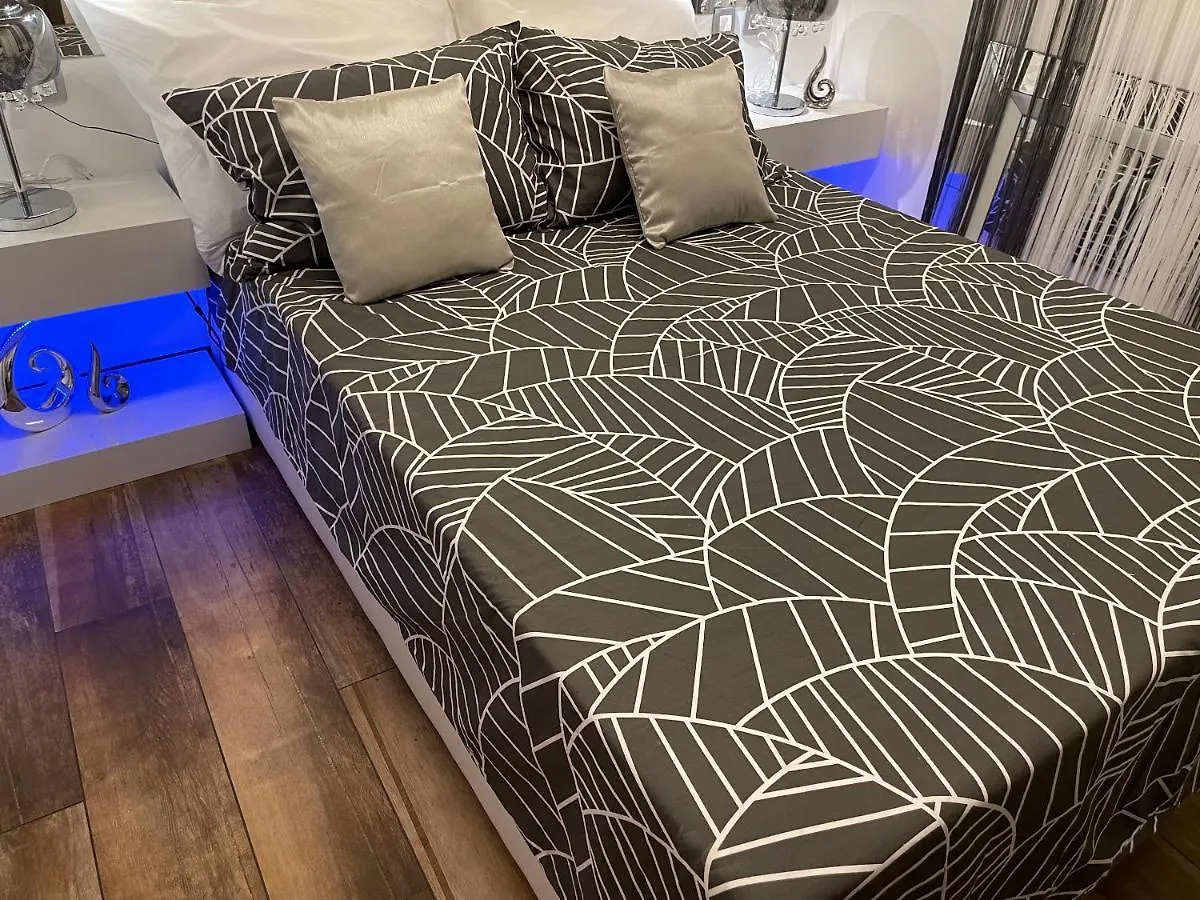 Spalatum New Chic Apartments & City Rooms With Kitchen And Terrace - City Centre Split Kroatien