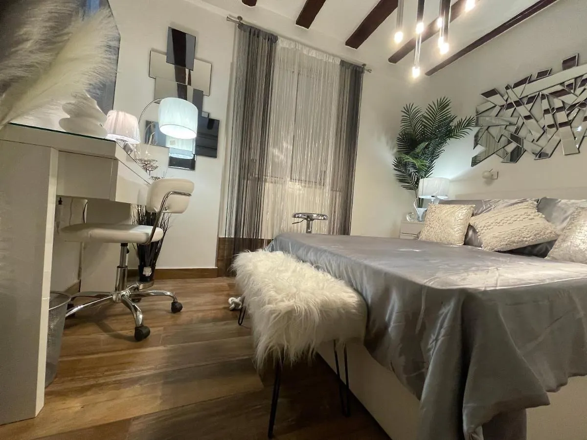 Spalatum New Chic Apartments & City Rooms With Kitchen And Terrace - City Centre Split Guest house