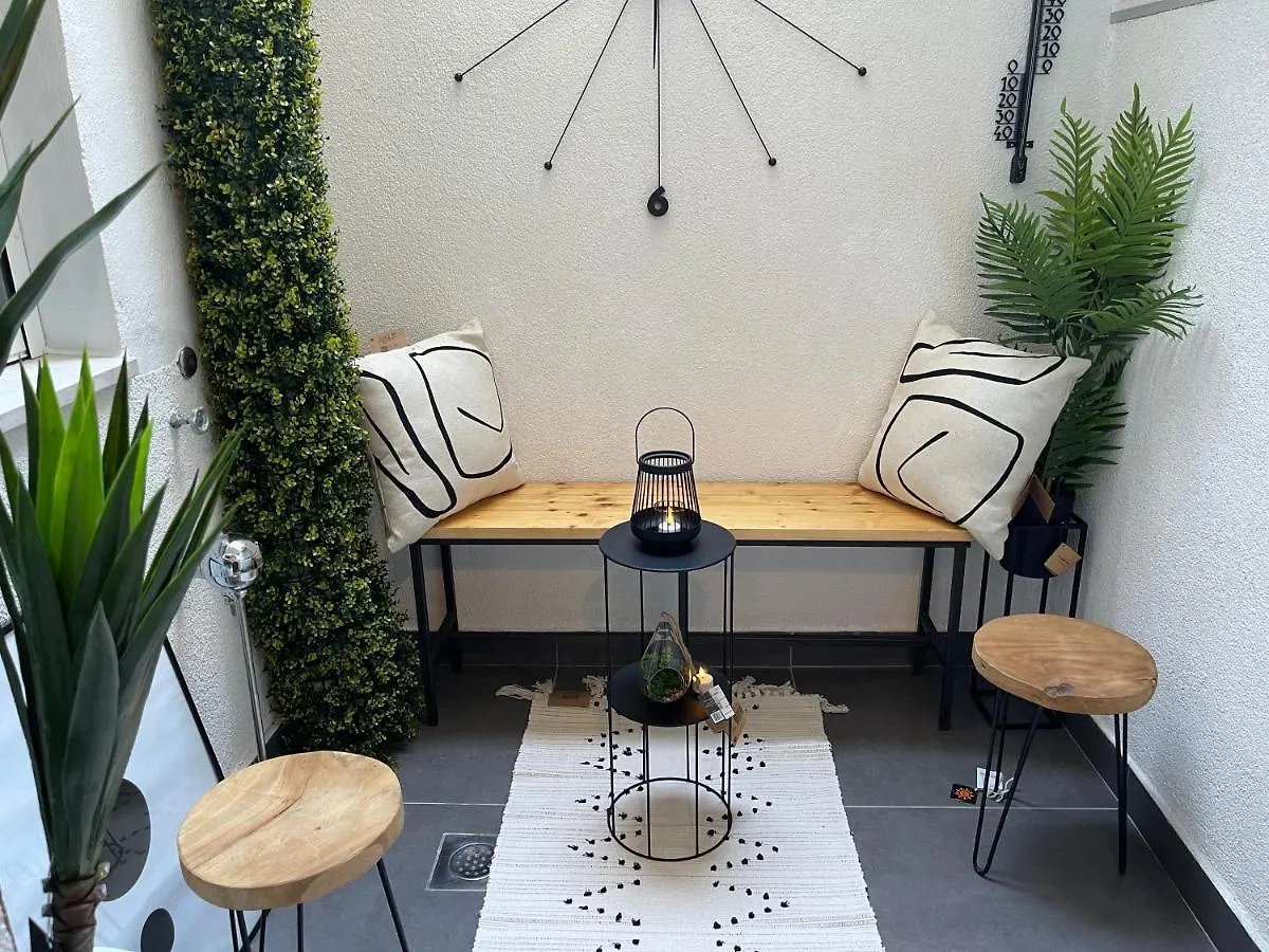 Guest house Spalatum New Chic Apartments & City Rooms With Kitchen And Terrace - City Centre Split Croatia