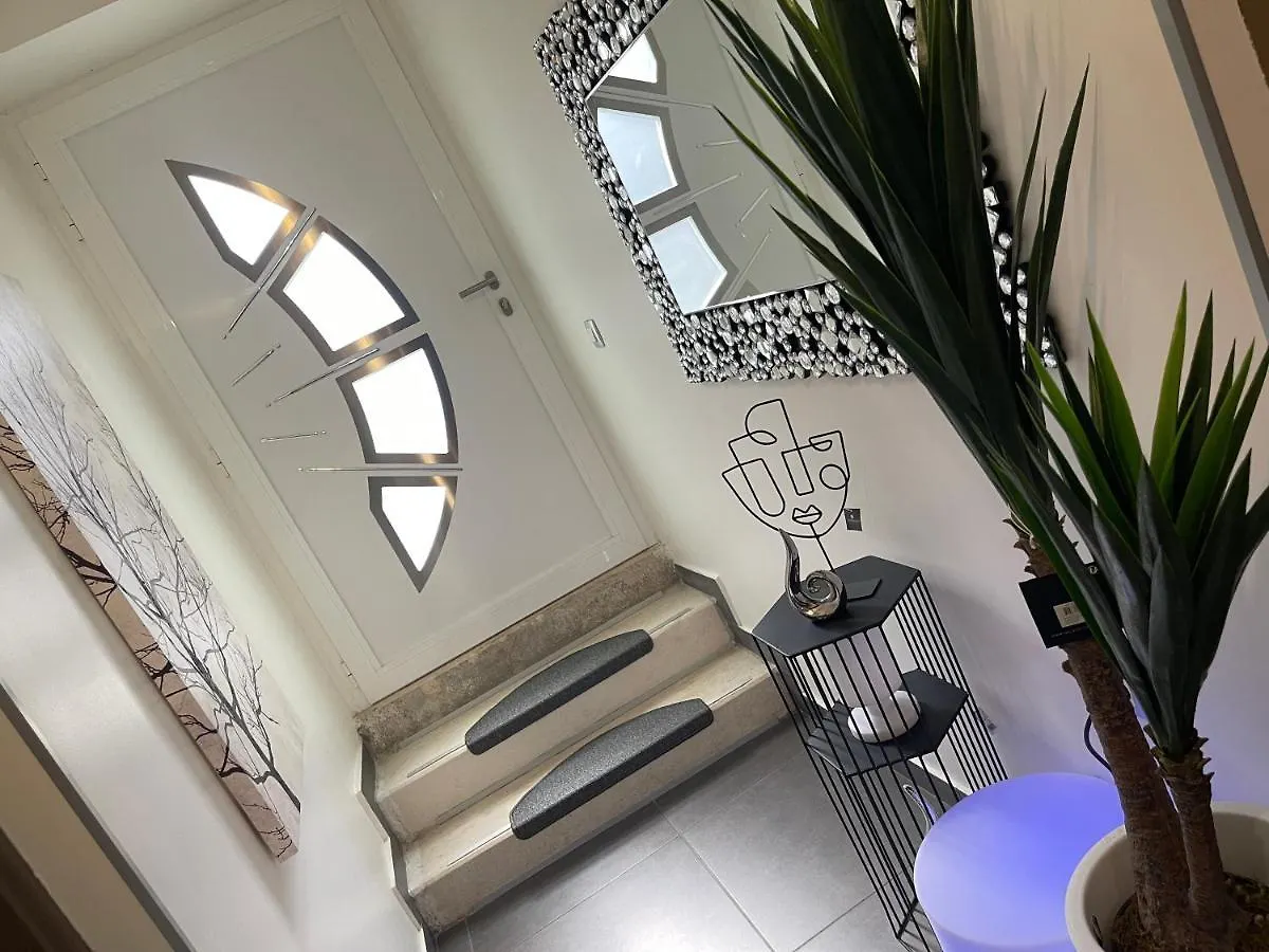 Guest house Spalatum New Chic Apartments & City Rooms With Kitchen And Terrace - City Centre Split Croatia
