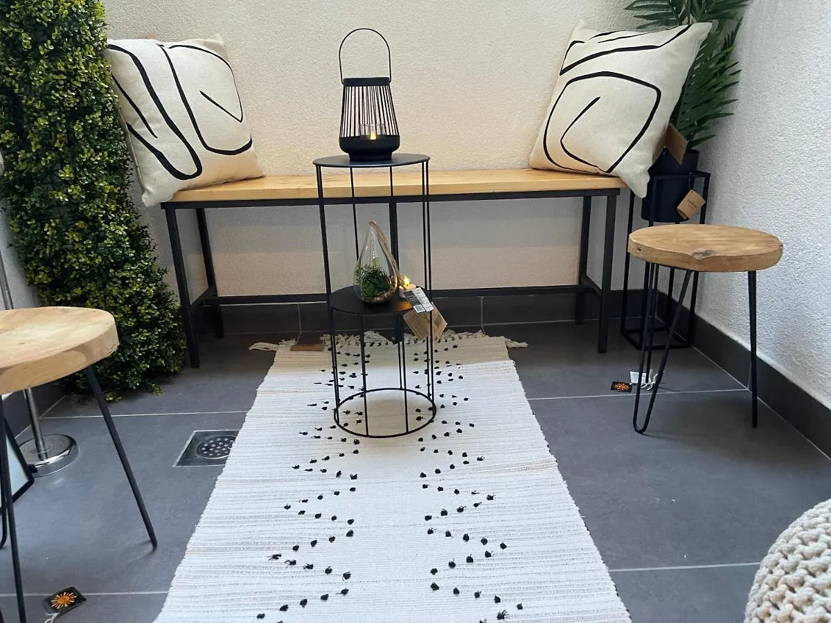 Spalatum New Chic Apartments & City Rooms With Kitchen And Terrace - City Centre Split 0*,