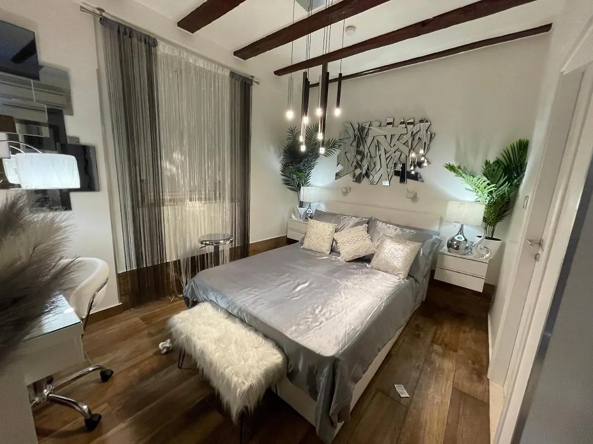 Spalatum New Chic Apartments & City Rooms With Kitchen And Terrace - City Centre Split
