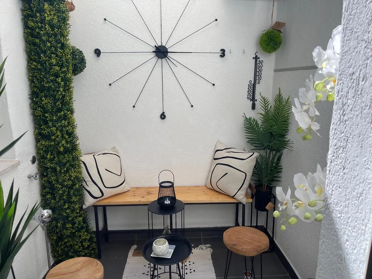 Guest house Spalatum New Chic Apartments & City Rooms With Kitchen And Terrace - City Centre Split Croatia